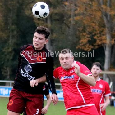 Bargeres probleemloos langs Onstwedder Boys